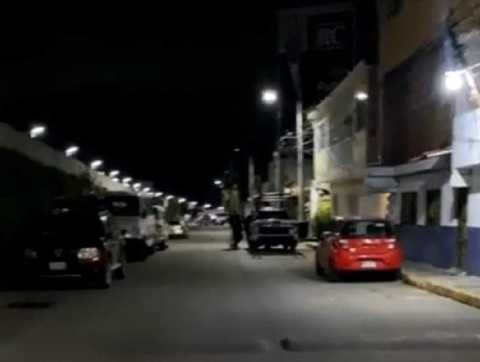 Disparan contra dos casas en la Satélite