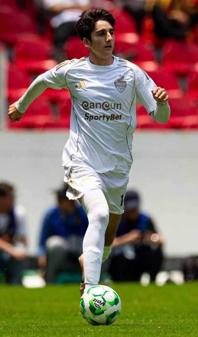 Dami&aacute;n Lomel&iacute; debut&oacute; en la victoria de su equipo.