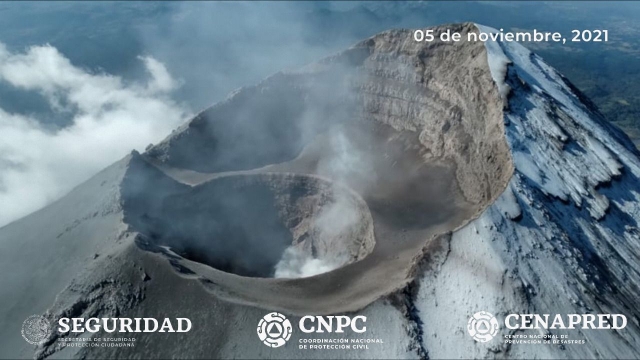 Verifica personal del Cenapred y de la UNAM condición del volcán Popocatépetl