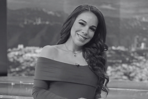 Muere la conductora Débora Estrella en un accidente aéreo en Nuevo León