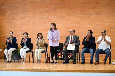 La gobernadora Margarita González Saravia inauguró la Primera Feria de Posgrados ayer en la UAEM. 