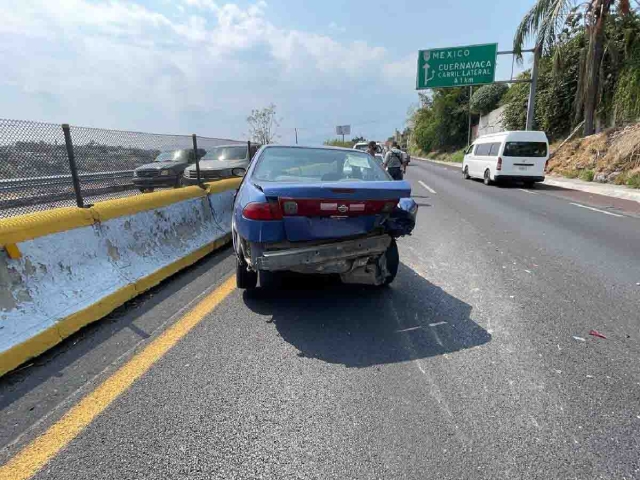 Los vehículos involucrados en el percance.