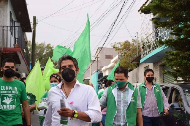 Juan Jaramillo recorre la colonia Antonio Barona