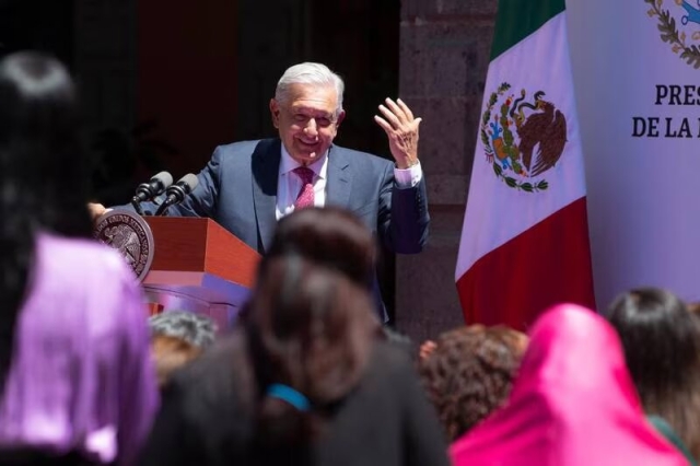 Día Internacional de la Mujer: ‘Cuarta Transformación ya es feminista’, según AMLO