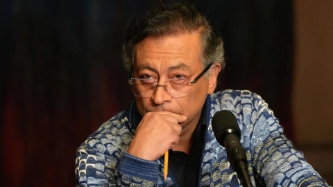 Exmilitares colombianos involucrados en ataque con narcomina en Michoacán, confirma Petro