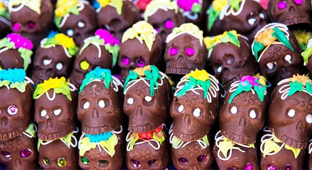 Vive la tradición: Prepara tus propias calaveritas de chocolate