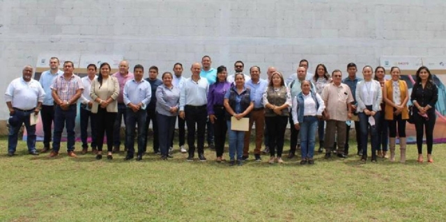 En la reunión participaron representantes de los 13 municipios de la región oriente y autoridades estatales.