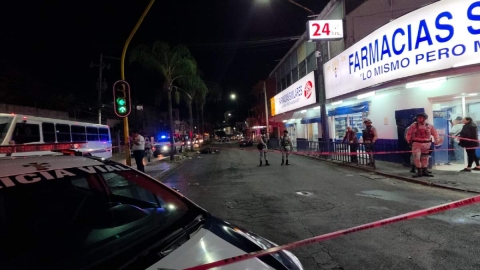 El individuo qued&oacute; sin vida junto a la motocicleta que conduc&iacute;a.