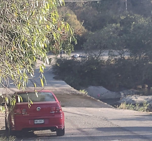 El hombre estaba cerca del río y de un auto abandonado.