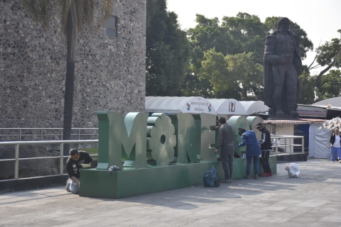 Llevan a cabo labores de limpieza y restauraci&oacute;n en centro de Cuernavaca, tras marcha 8M