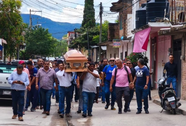 Sepultan a Hossein Nabor Guillén, subsecretario de Bienestar, tras asesinato