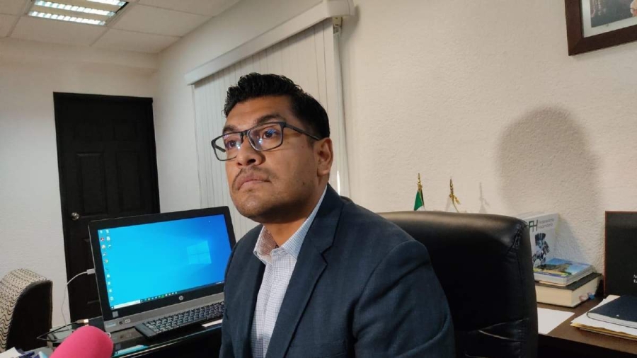 El secretario de Hacienda ofreció una conferencia de prensa tres horas antes de que, de manera repentina, personal del Congreso presentara la documentación oficial ante la Secretaría de Gobierno.