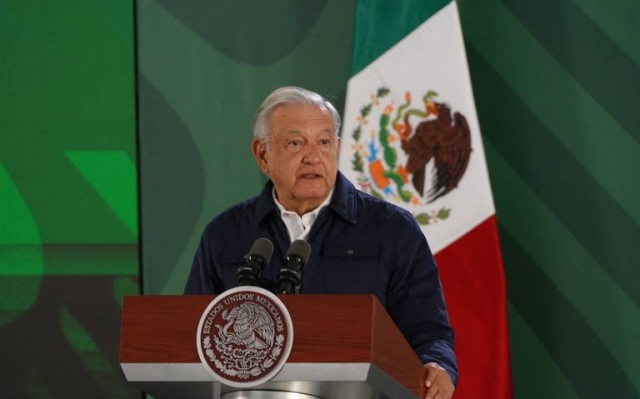 AMLO acusa al INE de censura tras retirar entrevista con Inna Afinogenova