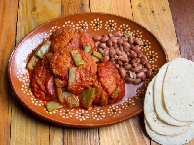 Receta sin carne para semana santa: Tortitas de camarón con nopales