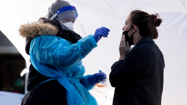 Nueva ola de Covid en Europa enciende las alertas en el mundo ante el aumento de casos