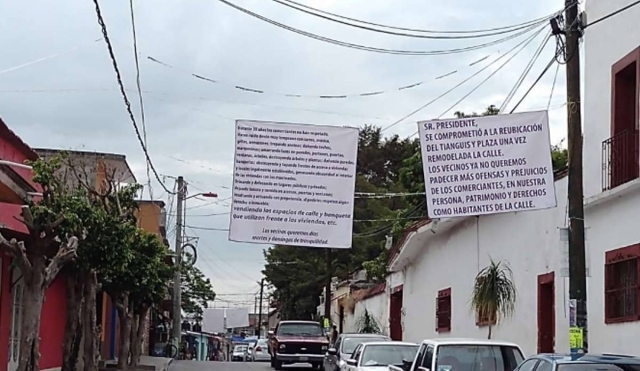 Tianguistas piden regresar a la calle Corregidora