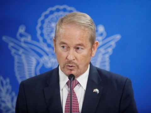 Senado de Estados Unidos confirma a Ron Johnson como embajador en México