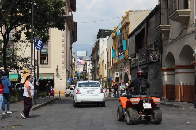 Hay irregularidades en entrega de permisos a comerciantes: De la Rosa