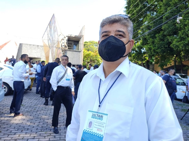 Luis Villanueva Alonso ha considerado dejar su trabajo como conductor de taxi.