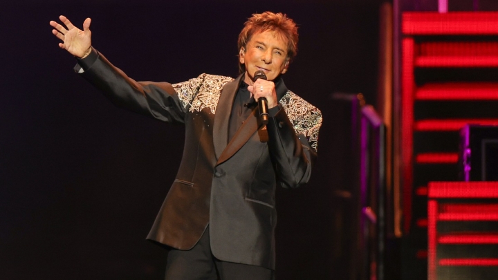 Barry Manilow revela diagn&oacute;stico de c&aacute;ncer de pulm&oacute;n