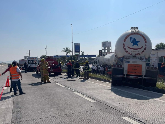 Durante el percance sólo hubo daños materiales.