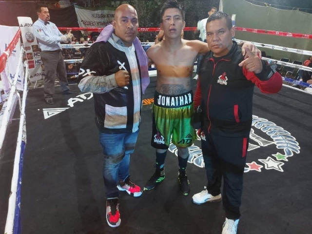 Jonathan &quot;Loco&quot; Carrillo peleará a cuatro rounds ante un pugilista peruano que hoy se dará a conocer.