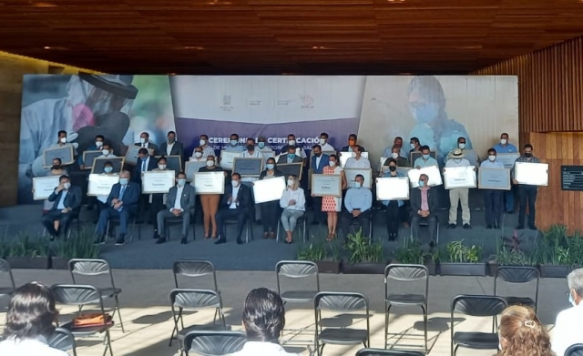 Encabeza gobernador ceremonia de certificación de municipios promotores de la salud