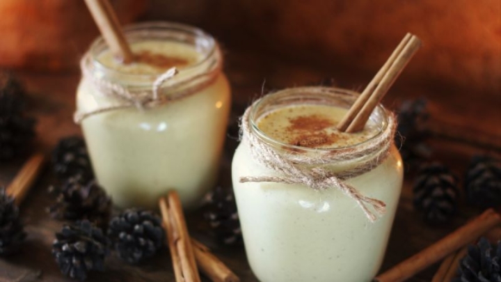 Atole de rompope para disfrutar las tardes de lluvia, receta fácil