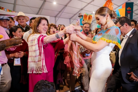 Inauguran Margarita González Saravia y Josefina Rodríguez Zamora stand de Morelos en &#039;Tianguis Turístico 2025&#039;