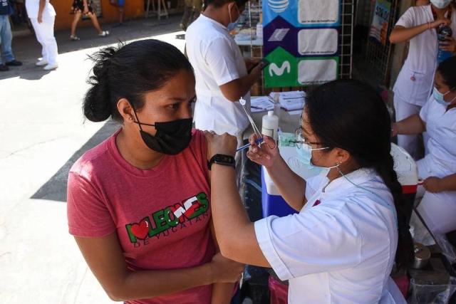 Vacunas ya se aplicarán sólo en centros de salud