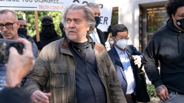 Acusan a Steve Bannon de fraude financiero en Nueva York