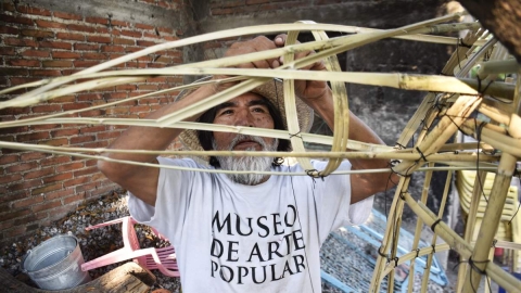 Se cocinan los diablos para la quema en Semana Santa
