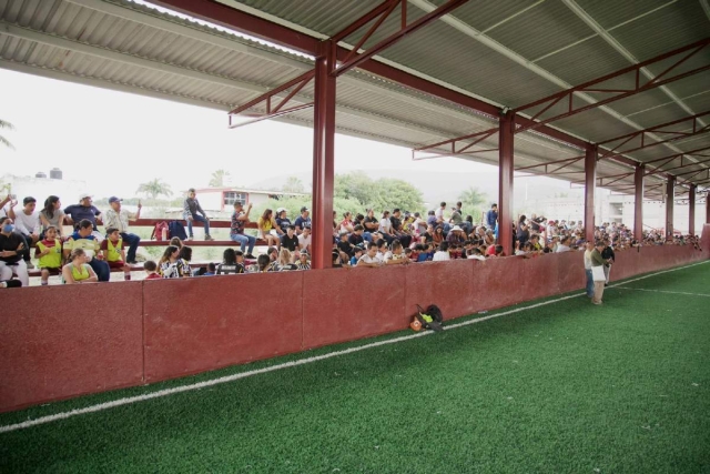 El ayuntamiento de Tlaquiltenango confirmó que el gobierno federal construirá dos unidades deportivas en el municipio. 