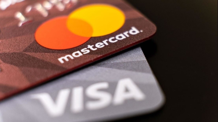 Visa y Mastercard suspenderán sus operaciones en Rusia