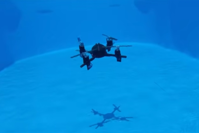 Estudiantes daneses crean dron híbrido capaz de volar y sumergirse con total fluidez