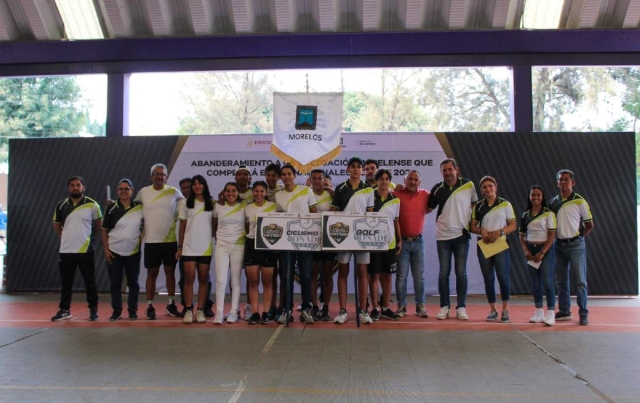 Más de 200 deportistas recibieron en la Unidad Deportiva Centenario de Cuernavaca, el estandarte de Morelos previo al arranque de su aparición en los Nacionales Conade 2024.