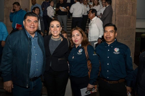 Rafael Sánchez Zavala (izquierda) participó en la firma del convenio.