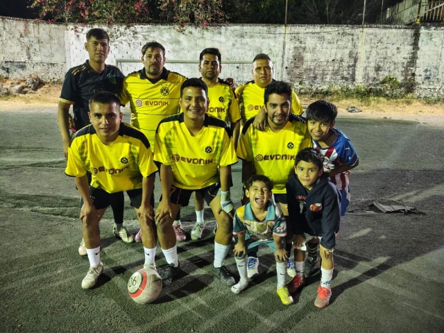 En el duelo inaugural del torneo, el Fresinet empat&oacute; a cuatro tantos con el Ocotepec.