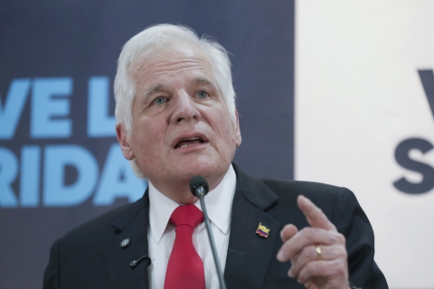 Miguel Uribe Londo&ntilde;o se retira de la carrera presidencial en Colombia