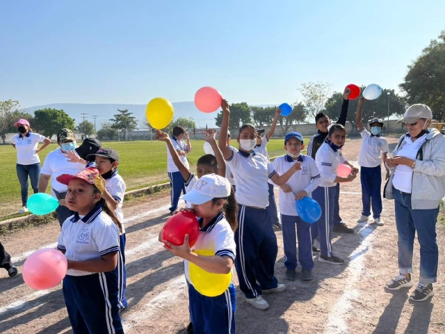 Los infantes se involucraron en las actividades con entusiasmo.