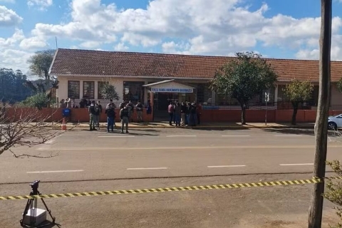Niño de 9 años muere tras ataque con cuchillo de adolescente en escuela de Brasil