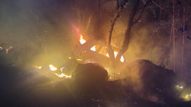 Atendi&oacute; PC Jiutepec veh&iacute;culo incendiado en carretera Cuernavaca&ndash;Cuautla