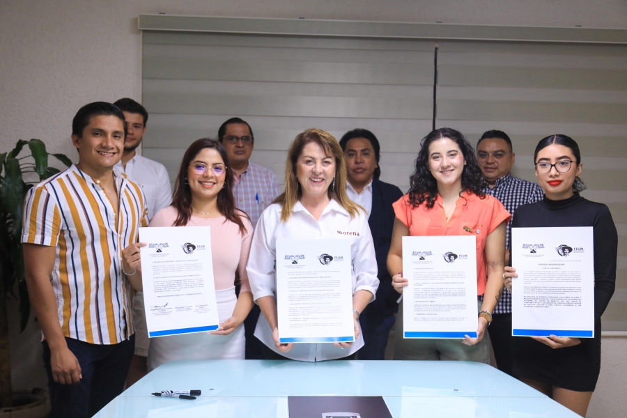 Margarita González Saravia firma la Agenda Universitaria con la UAEM