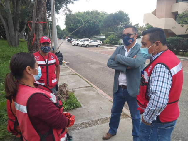 Cuauhtémoc Altamirano Conde, director de Seguridad y Asistencia de la UAEM, informó que a las 8:38 horas de este lunes se recibió una alerta sobre un supuesto artefacto explosivo en la Unidad Biomédica, en el campus Chamilpa, por lo que fueron evacuadas más de dos mil 700 personas.  