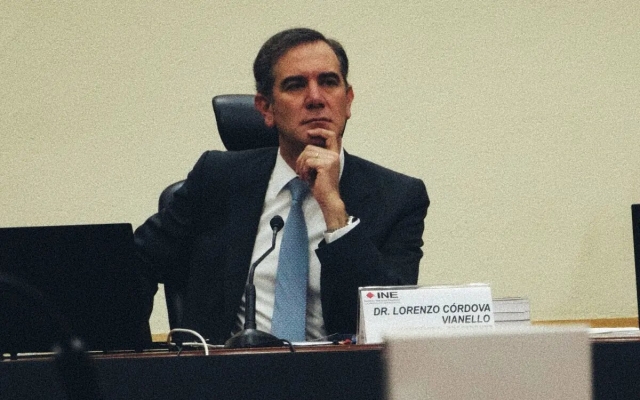 Renuncian 8 directivos del INE tras entrada en vigor de &#039;Plan B&#039;