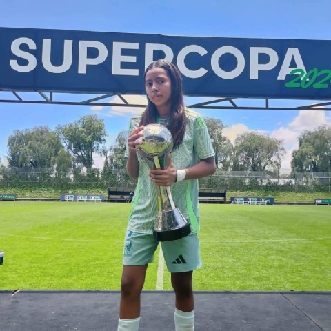 Renata Mena Desiderio es originaria de Emiliano Zapata y, a partir del 28 de julio, formará parte de las fuerzas básicas del América.