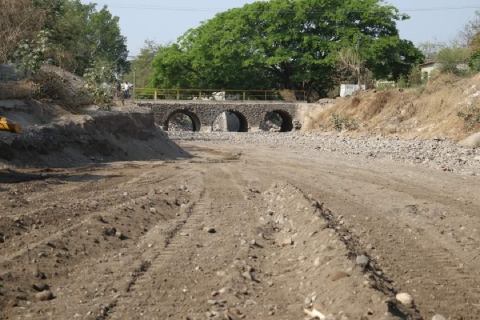 Realizan trabajos preventivos de desazolve en el río Tembembe