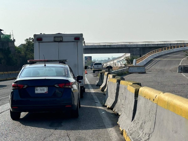 El cuerpo fue abandonado a unos metros del puente.