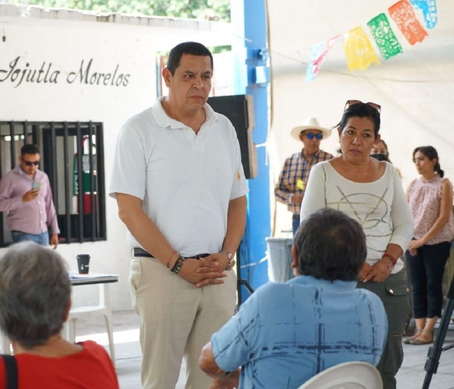 El edil jojutlense declaró que se separará del cargo para revisar su participación en la elección interna de Morena. La síndica se quedará en su lugar. 