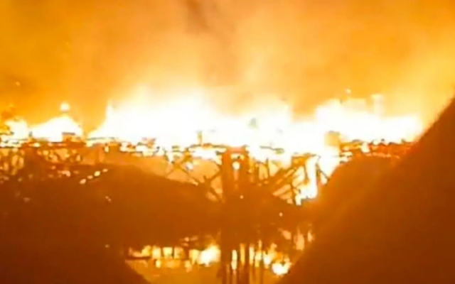 Devastador incendio arrasa con 100 viviendas en Brasil